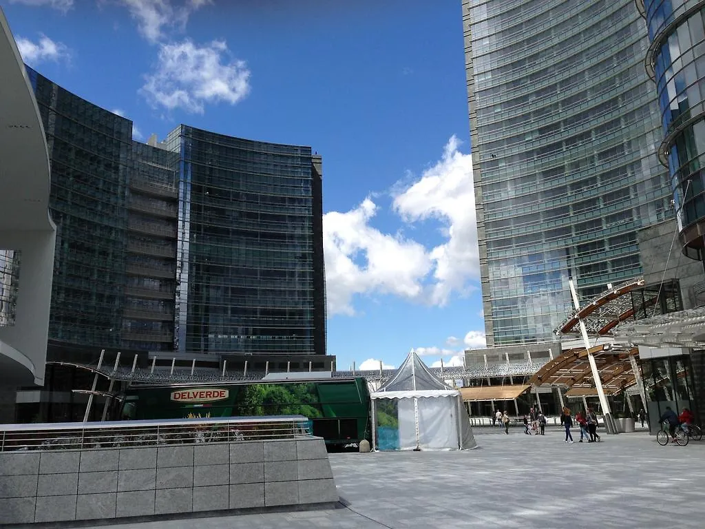Apartment Kibilu - Via Confalonieri - Stazione Garibaldi - Zona Isola Milan