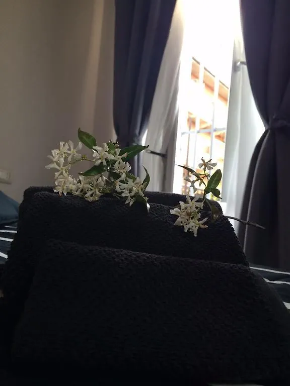 Apartment Kibilu - Via Confalonieri - Stazione Garibaldi - Zona Isola Milan