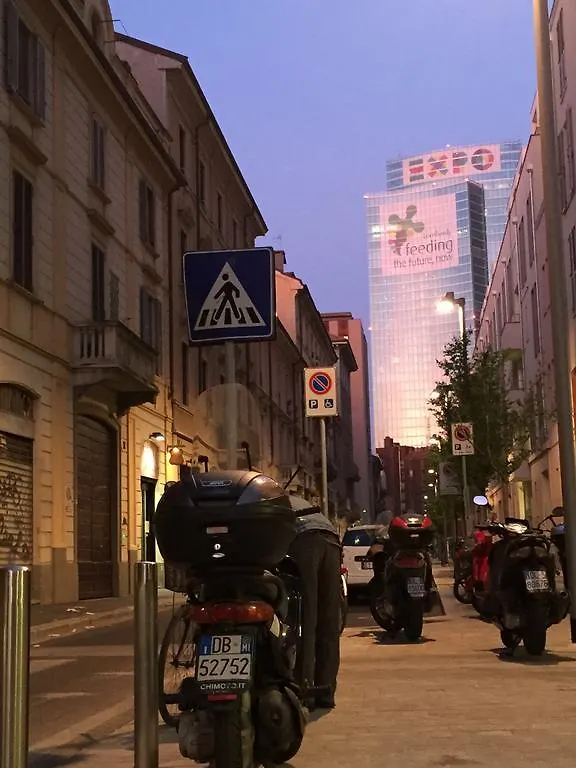 Kibilu - Via Confalonieri - Stazione Garibaldi - Zona Isola Milan Apartment