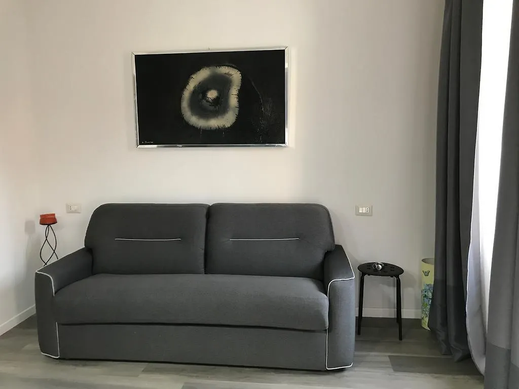 Kibilu - Via Confalonieri - Stazione Garibaldi - Zona Isola Milan Apartment