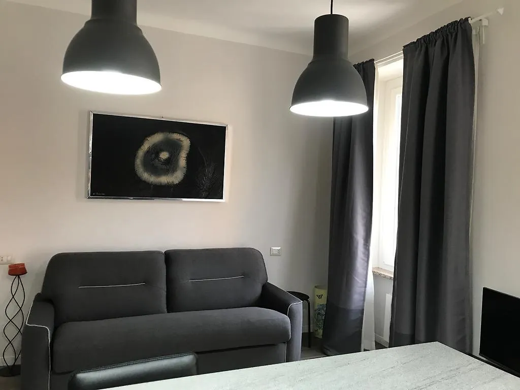 Apartment Kibilu - Via Confalonieri - Stazione Garibaldi - Zona Isola Milan Italy